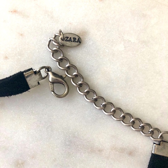 Zara choker necklace with flower pendant - Picture 2 of 2